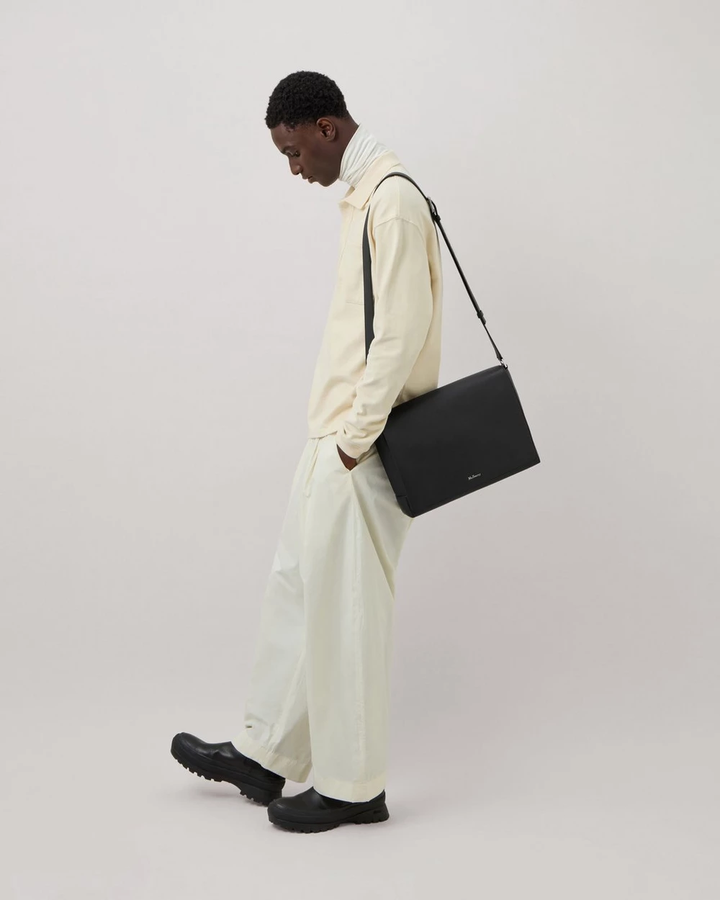 Farringdon Messenger Black Small Pebble Grain