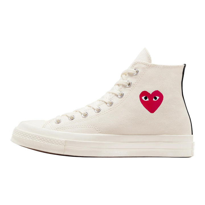 Club21 - COMME des GARCONS PLAY CONVERSE - Small Red Heart Chuck Taylor High Top - SNEAKERS - White