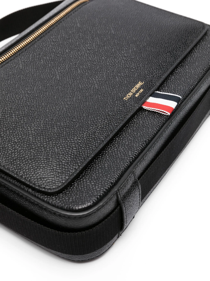 Pebble Grain Reporter Bag Men