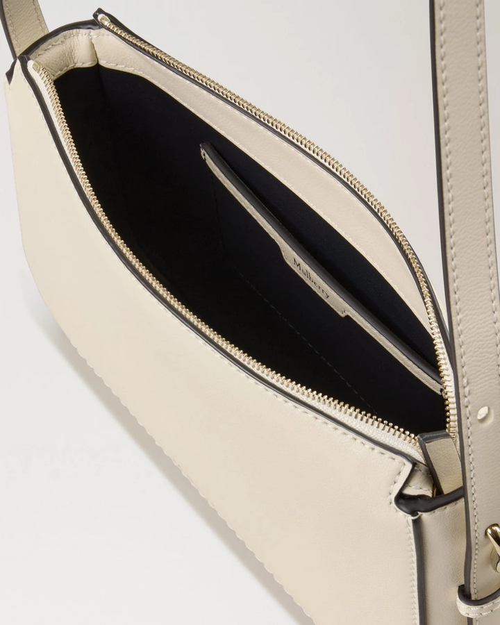 Clovelly Pouch Eggshell