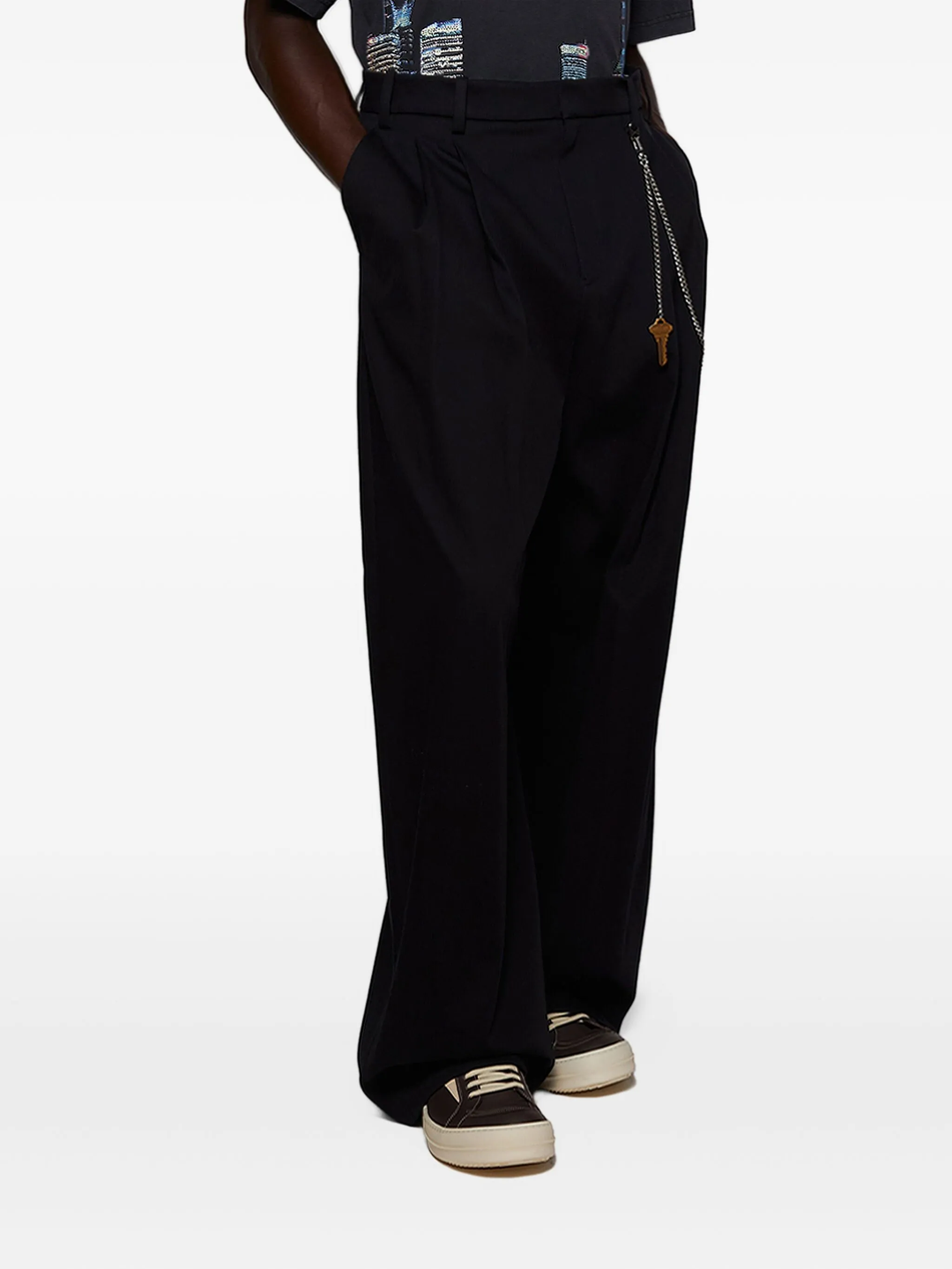 Tailored Pants With Chain