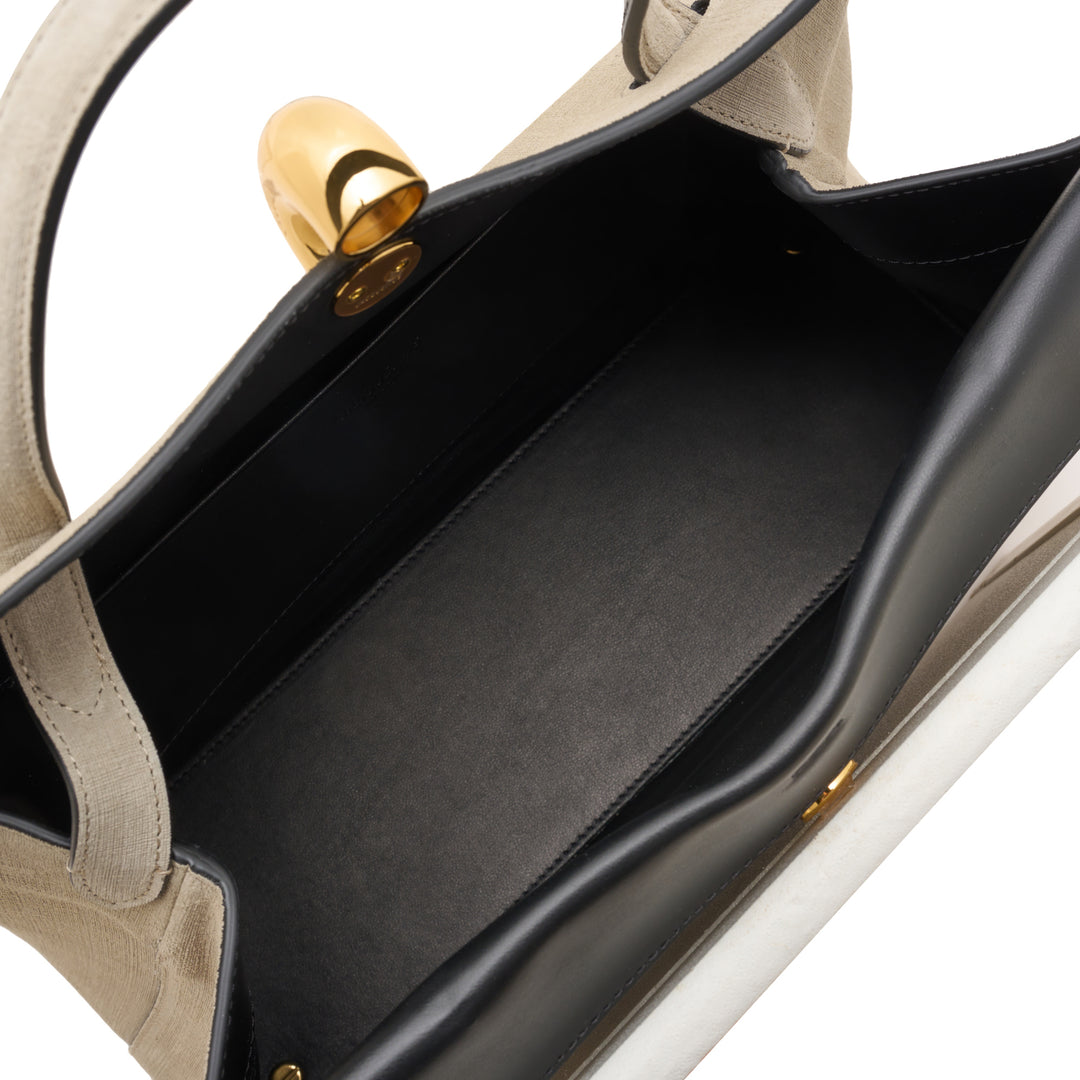 Jacquemus Le Valérie beige top handle handbag with sculptural gold clasp and adjustable shoulder strap - view 4