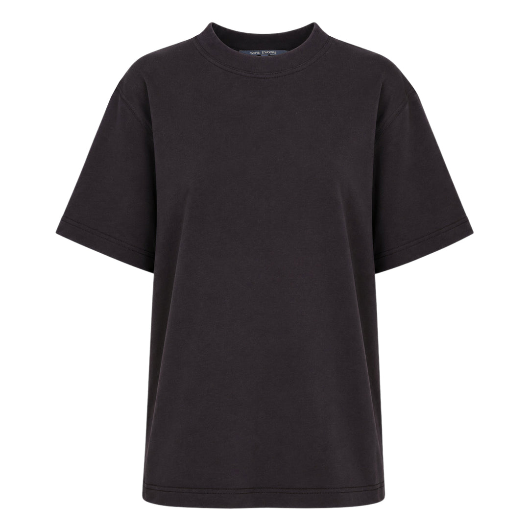 Sofie D'Hoore short sleeve boxy tee in dusty rose with ribbed crew neck and topstitched hem, displayed flat on white background