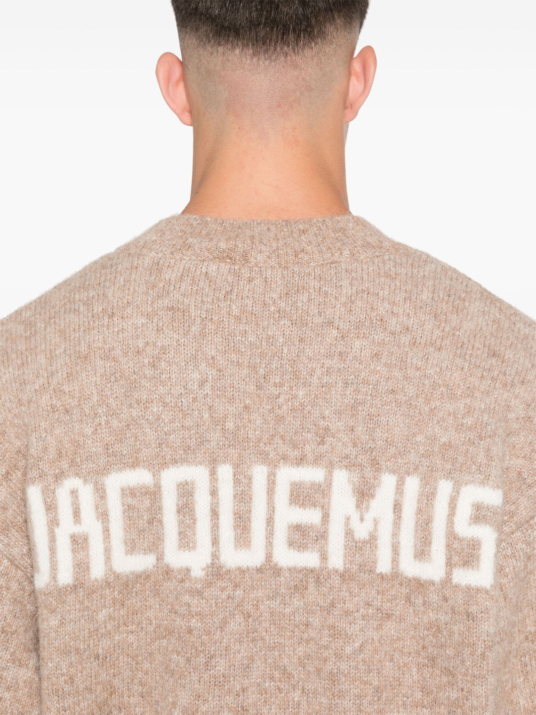 Le pull Jacquemus