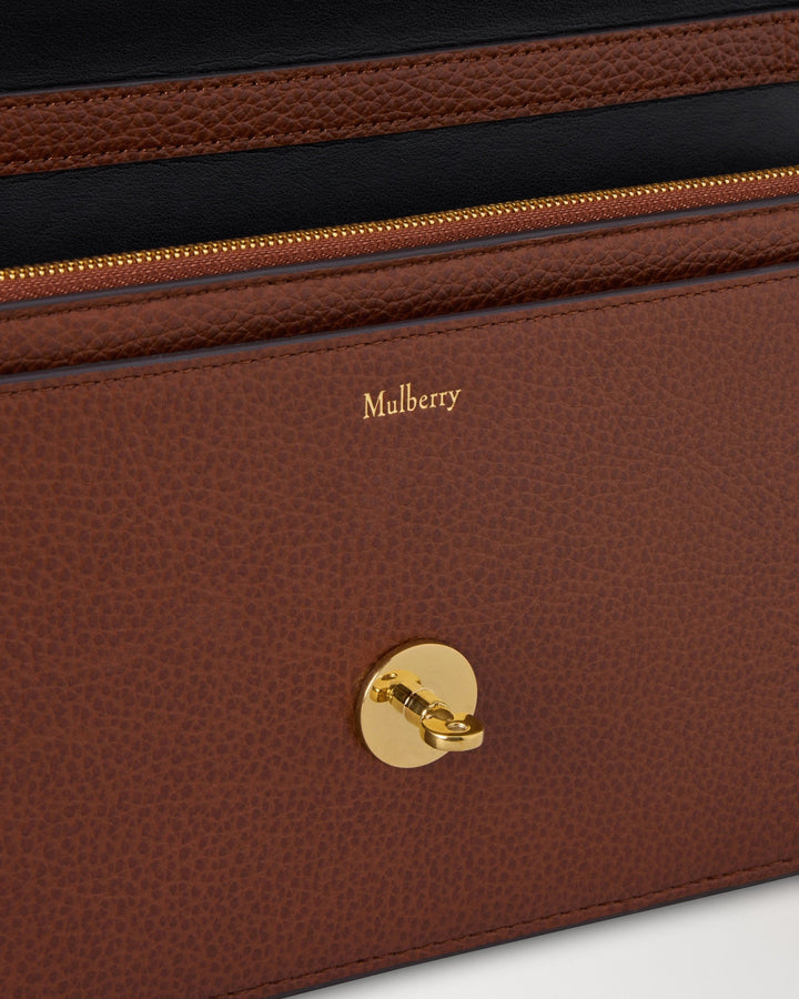 Darley Clutch