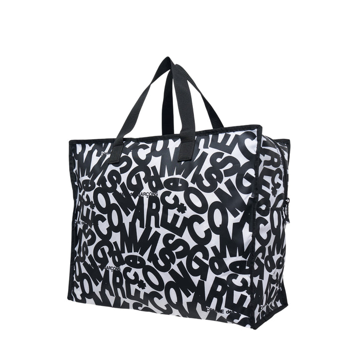 COMME des GARCONS Logo Bag With Zip – Available at Club 21, Official Retailer in Singapore, Malaysia & Thailand with Global Shipping Online