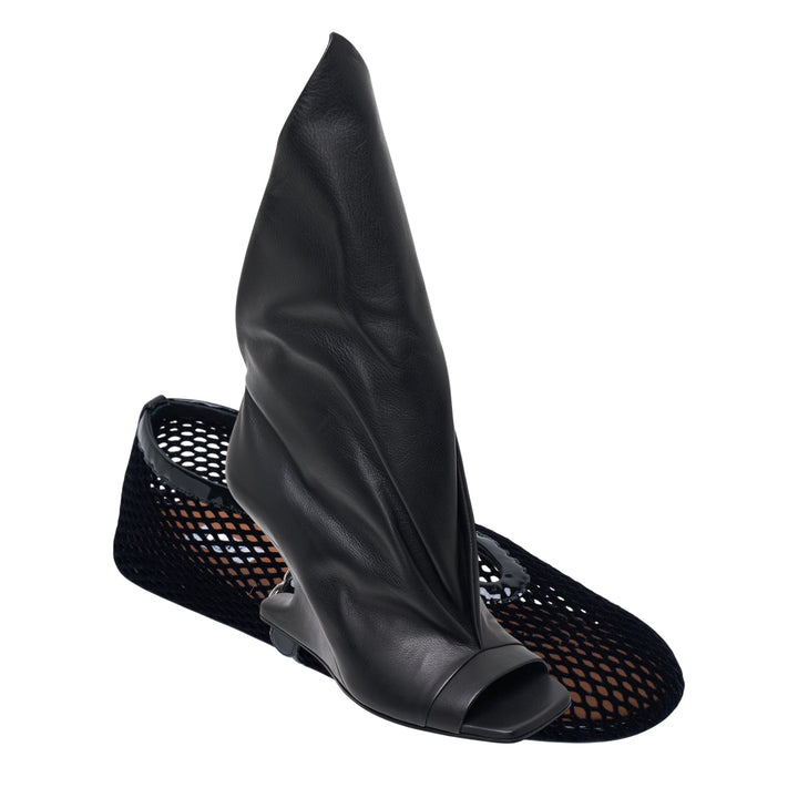 Cantilever 8 Strutter Sandal