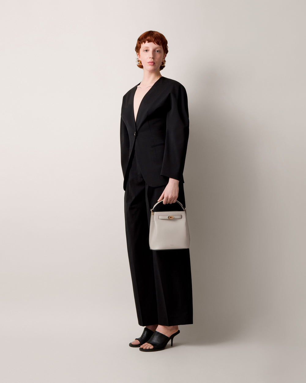 Mulberry Islington Bucket Bag – Available at Club 21, Official Retailer in Singapore, Malaysia & Thailand with Global Shipping Online
