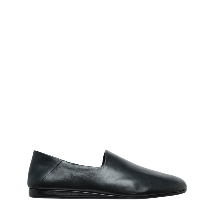 JACQUEMUS Les Pantoufles Slip-On Shoes – Available at Club 21, Official Retailer in Singapore, Malaysia & Thailand with Global Shipping Online