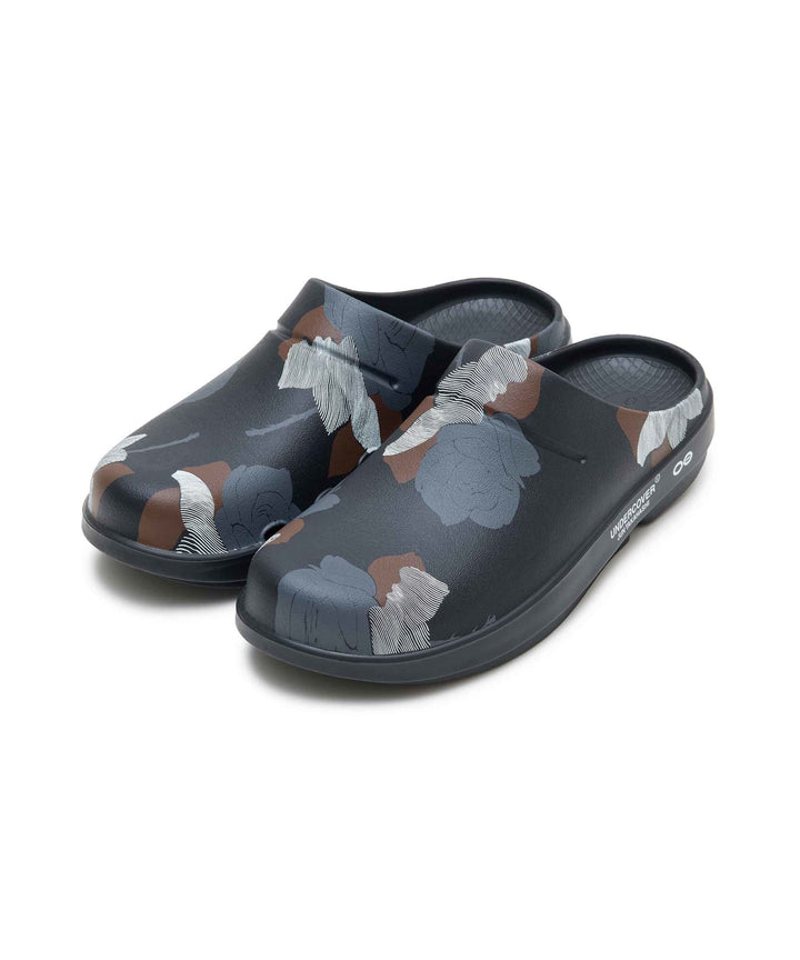 UNDERCOVER x OOFOS Printed Slip On Clogs – Available at Club 21, Official Retailer in Singapore, Malaysia & Thailand with Global Shipping Online