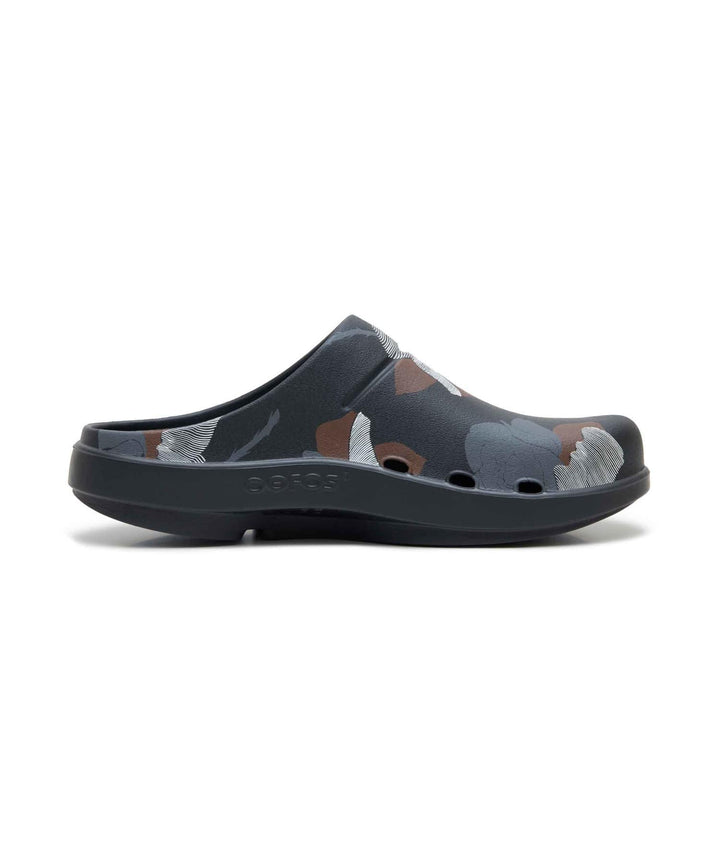 UNDERCOVER x OOFOS Printed Slip On Clogs – Available at Club 21, Official Retailer in Singapore, Malaysia & Thailand with Global Shipping Online