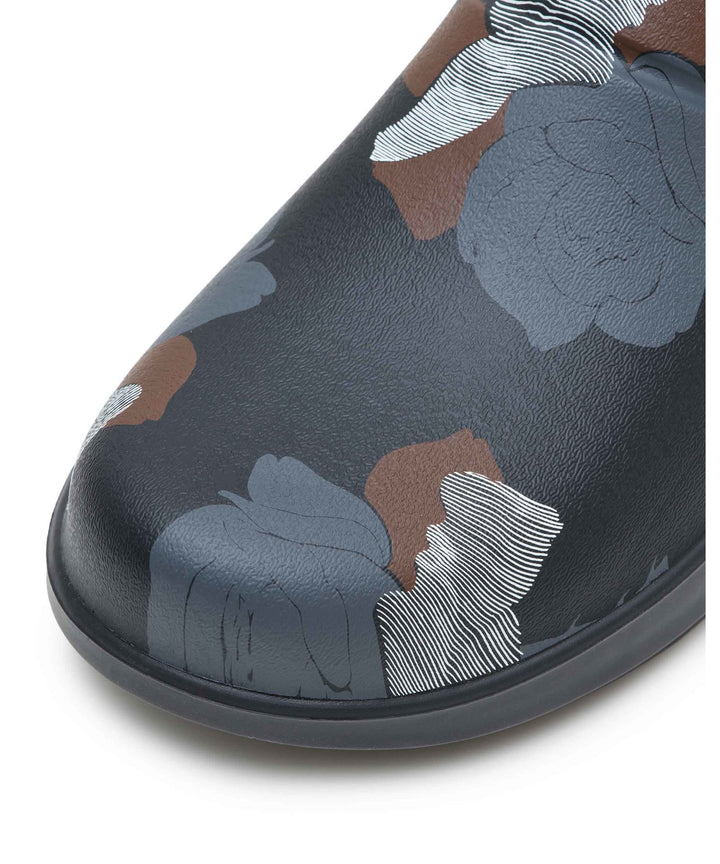 UNDERCOVER x OOFOS Printed Slip On Clogs – Available at Club 21, Official Retailer in Singapore, Malaysia & Thailand with Global Shipping Online