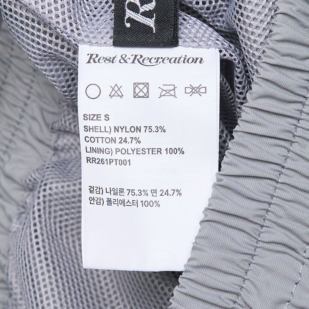 Rest&Recreation Button Easy Shorts – Available at Club 21, Official Retailer in Singapore, Malaysia & Thailand with Global Shipping Online