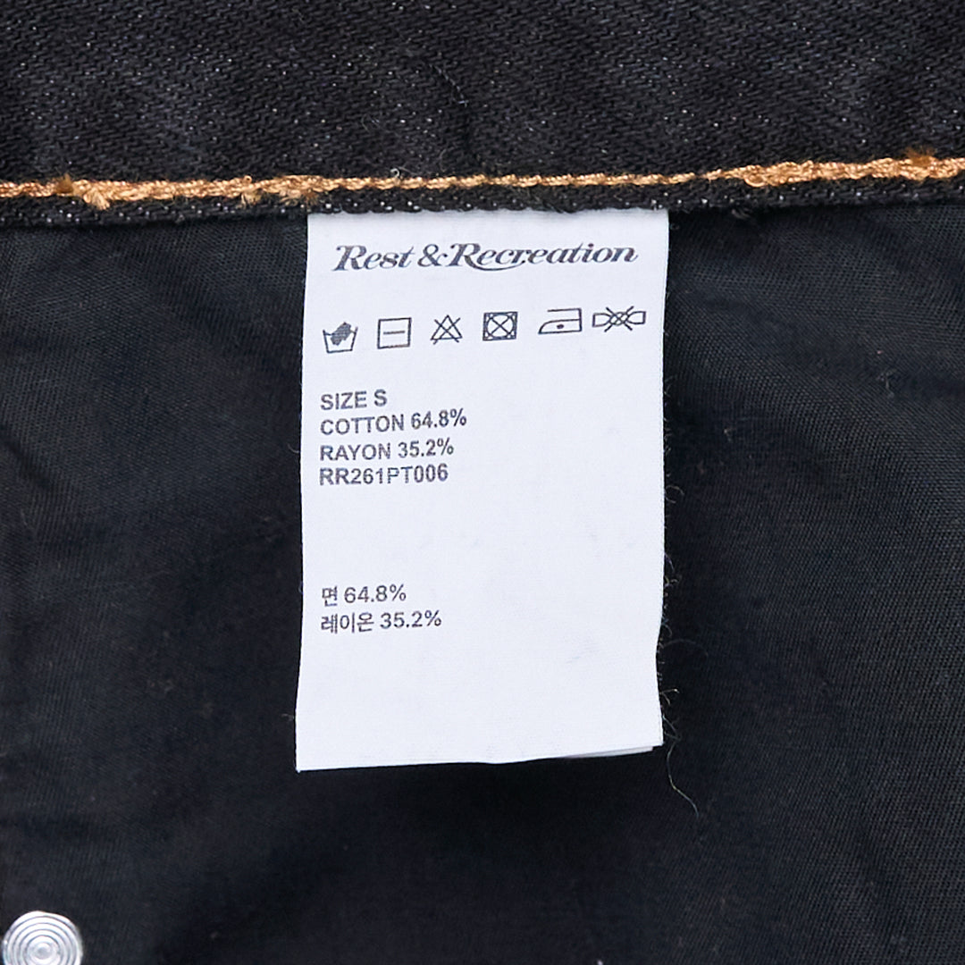 Rest&Recreation Low Rise Stitch Jeans – Available at Club 21, Official Retailer in Singapore, Malaysia & Thailand with Global Shipping Online