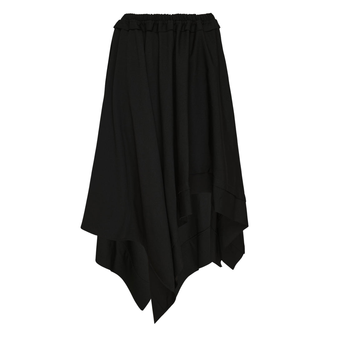 Asymmetric Moving Skirt