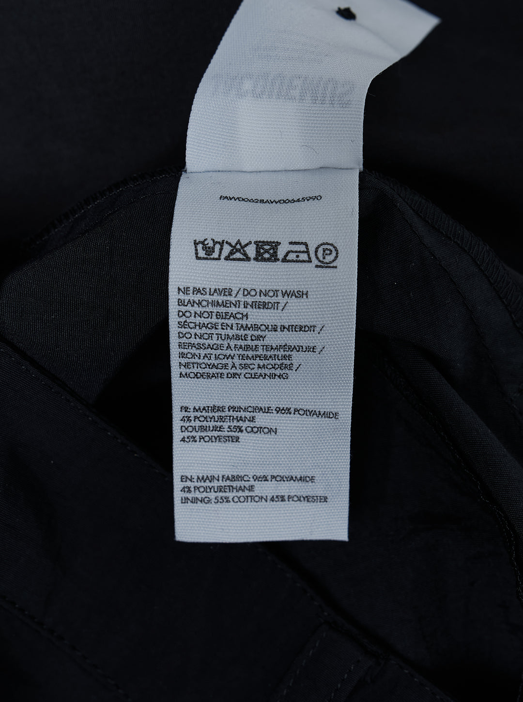 Jacquemus Oval Cargo Pants in navy with a high waist, side zip pockets and rounded balloon legs, shown from the front - view 4