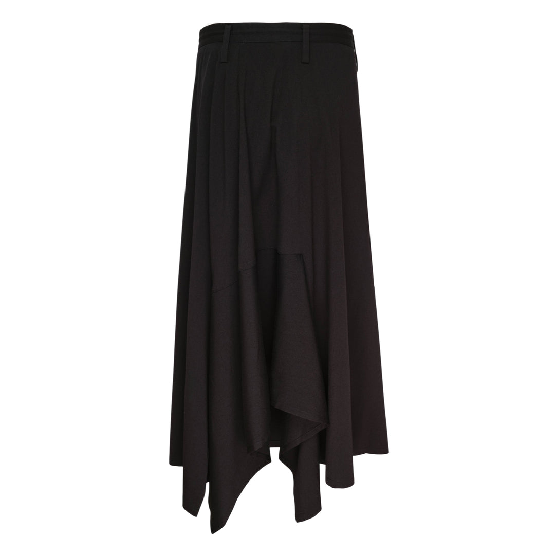 Y's black structured cloth maxi skirt with asymmetric hem, patch pocket, and tailored waistband with button fastening - view 2