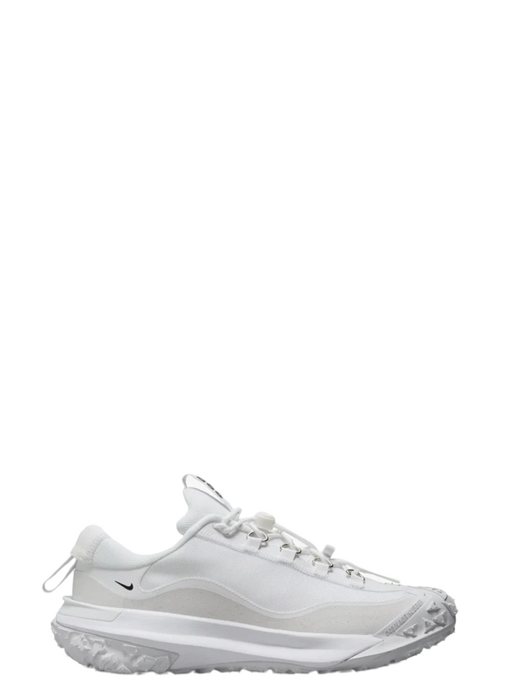 COMMEDESGARCONSHOMMEPLUS_NikeAcgMountainFlyLowSneakers_White