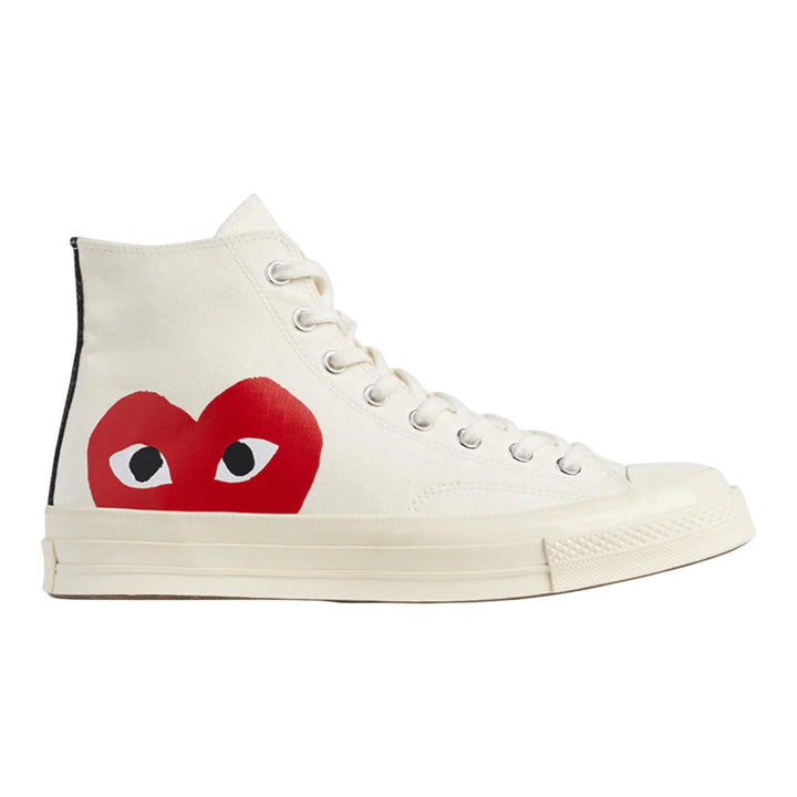 Club21 - COMME des GARCONS PLAY CONVERSE - Ct70 Hi Top Red Heart - SNEAKERS - Beige