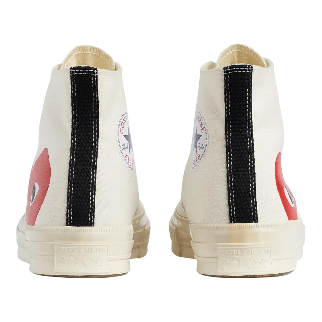 Club21 - COMME des GARCONS PLAY CONVERSE - Ct70 Hi Top Red Heart - SNEAKERS - Beige