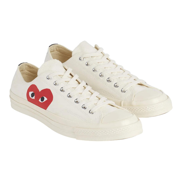 Club21 - COMME des GARCONS PLAY CONVERSE - Ct70 Low Top Red Heart - SNEAKERS - Beige