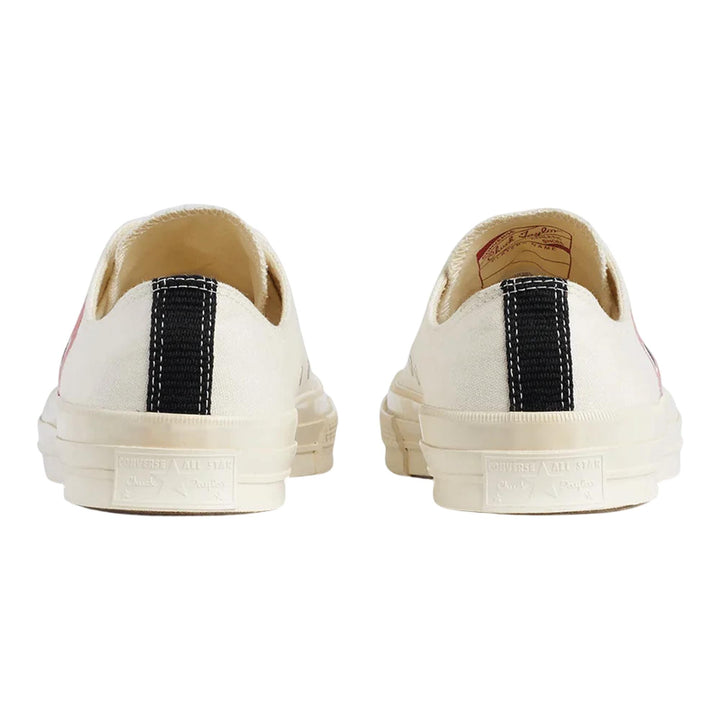 Club21 - COMME des GARCONS PLAY CONVERSE - Ct70 Low Top Red Heart - SNEAKERS - Beige