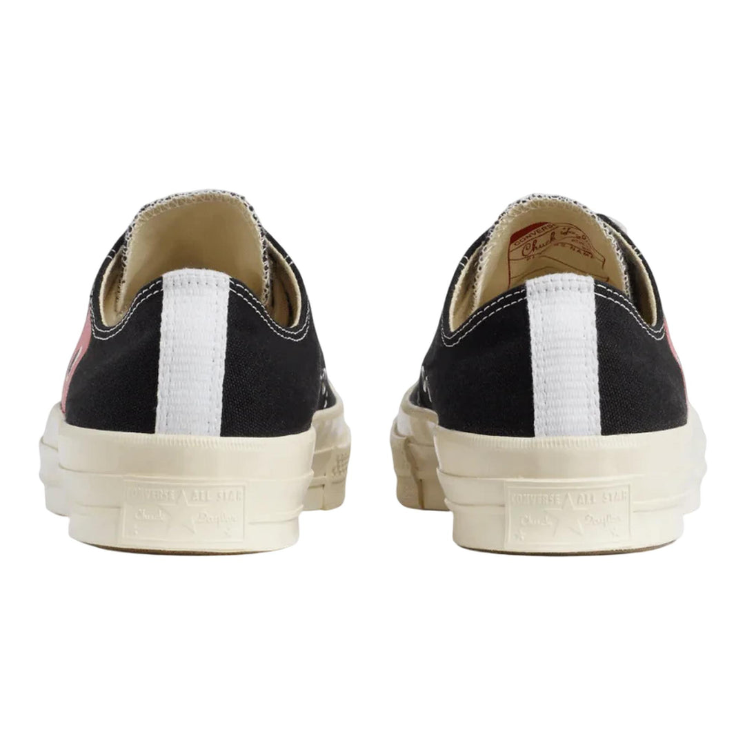 Club21 - COMME des GARCONS PLAY CONVERSE - Ct70 Low Top Red Heart - SNEAKERS - Black