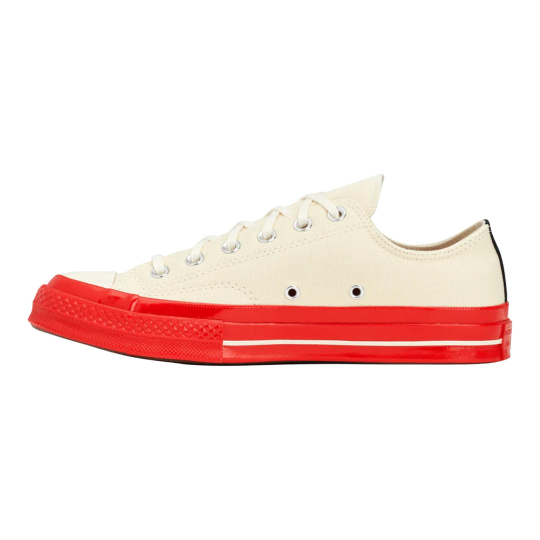Club21 - COMME des GARCONS PLAY CONVERSE - Ct70 Low Top Red Sole Red Heart - SNEAKERS - White