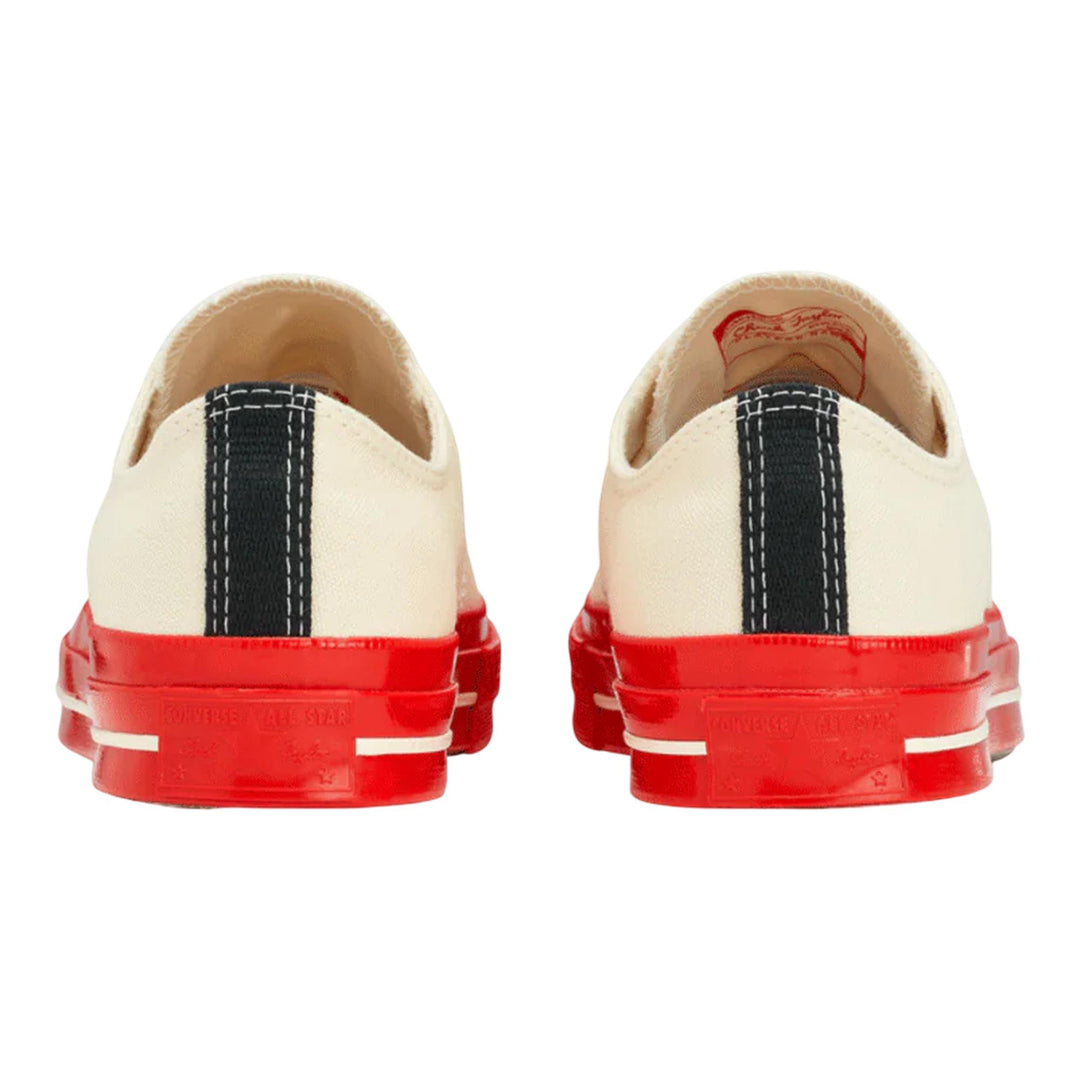 Club21 - COMME des GARCONS PLAY CONVERSE - Ct70 Low Top Red Sole Red Heart - SNEAKERS - White