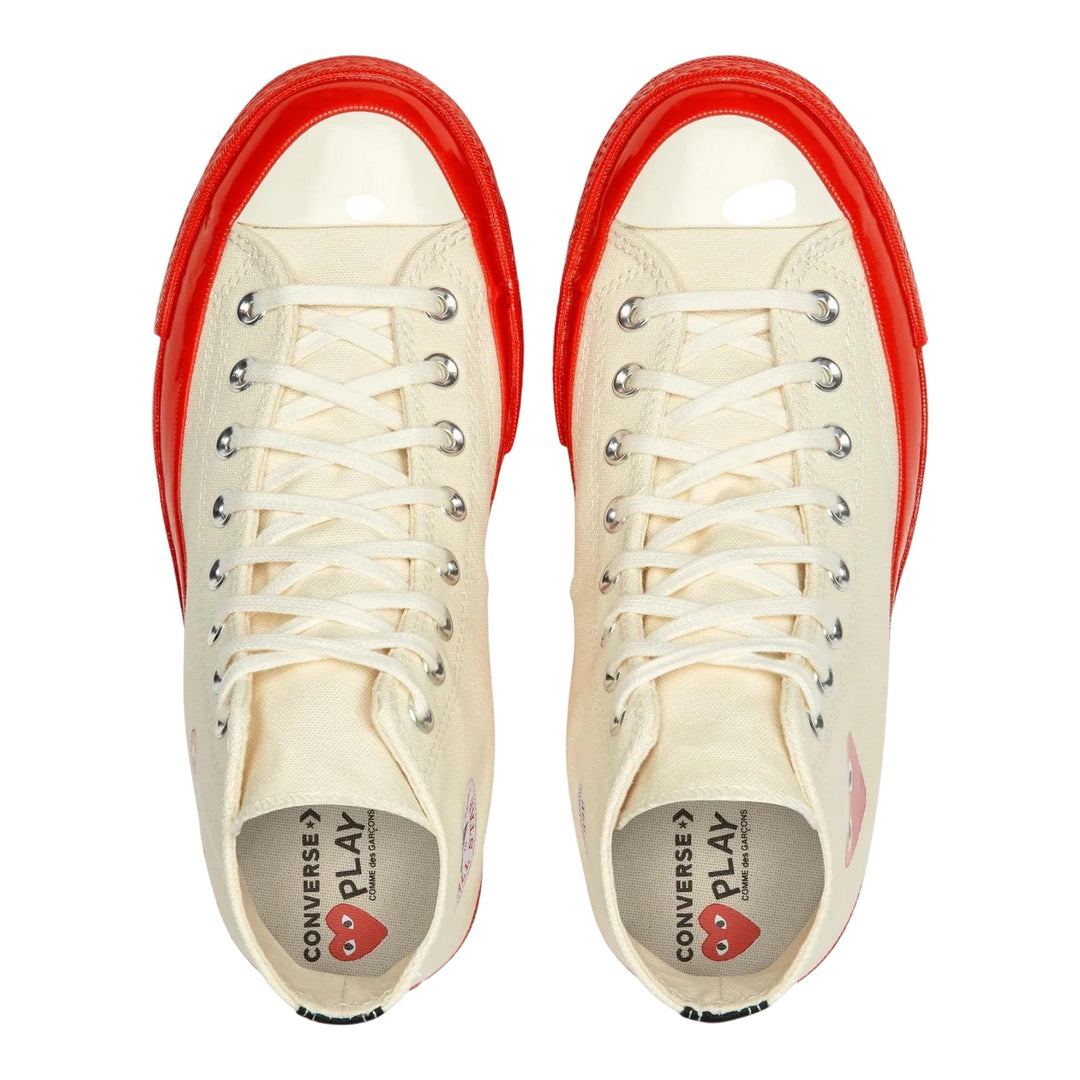 Club21 - COMME des GARCONS PLAY CONVERSE - Hi Top Red Sole Red Heart Sneakers - SNEAKERS - White