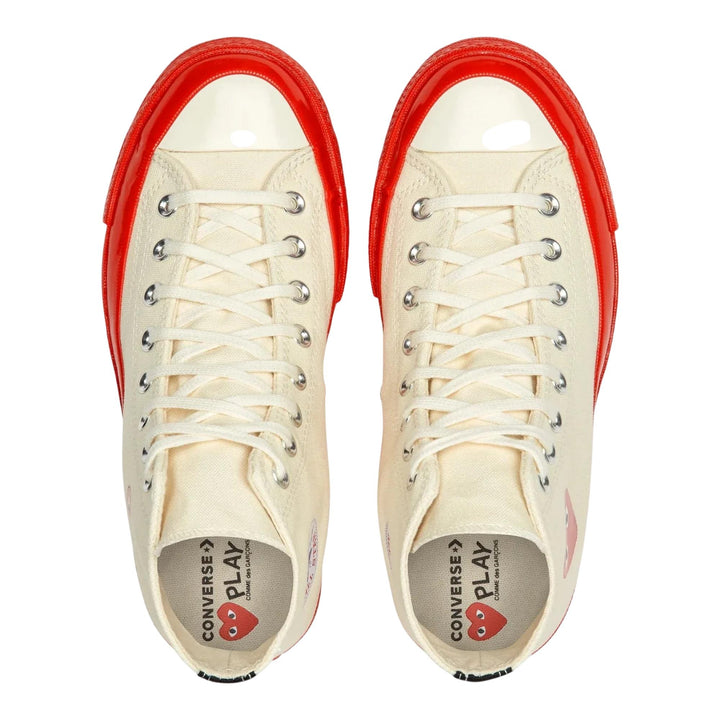 Club21 - COMME des GARCONS PLAY CONVERSE - Hi Top Red Sole Red Heart Sneakers - SNEAKERS - White