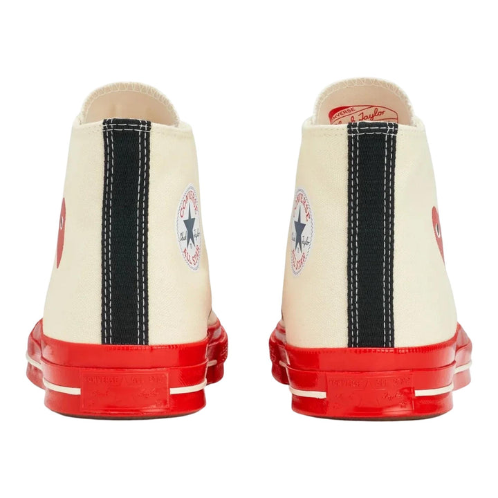Club21 - COMME des GARCONS PLAY CONVERSE - Hi Top Red Sole Red Heart Sneakers - SNEAKERS - White