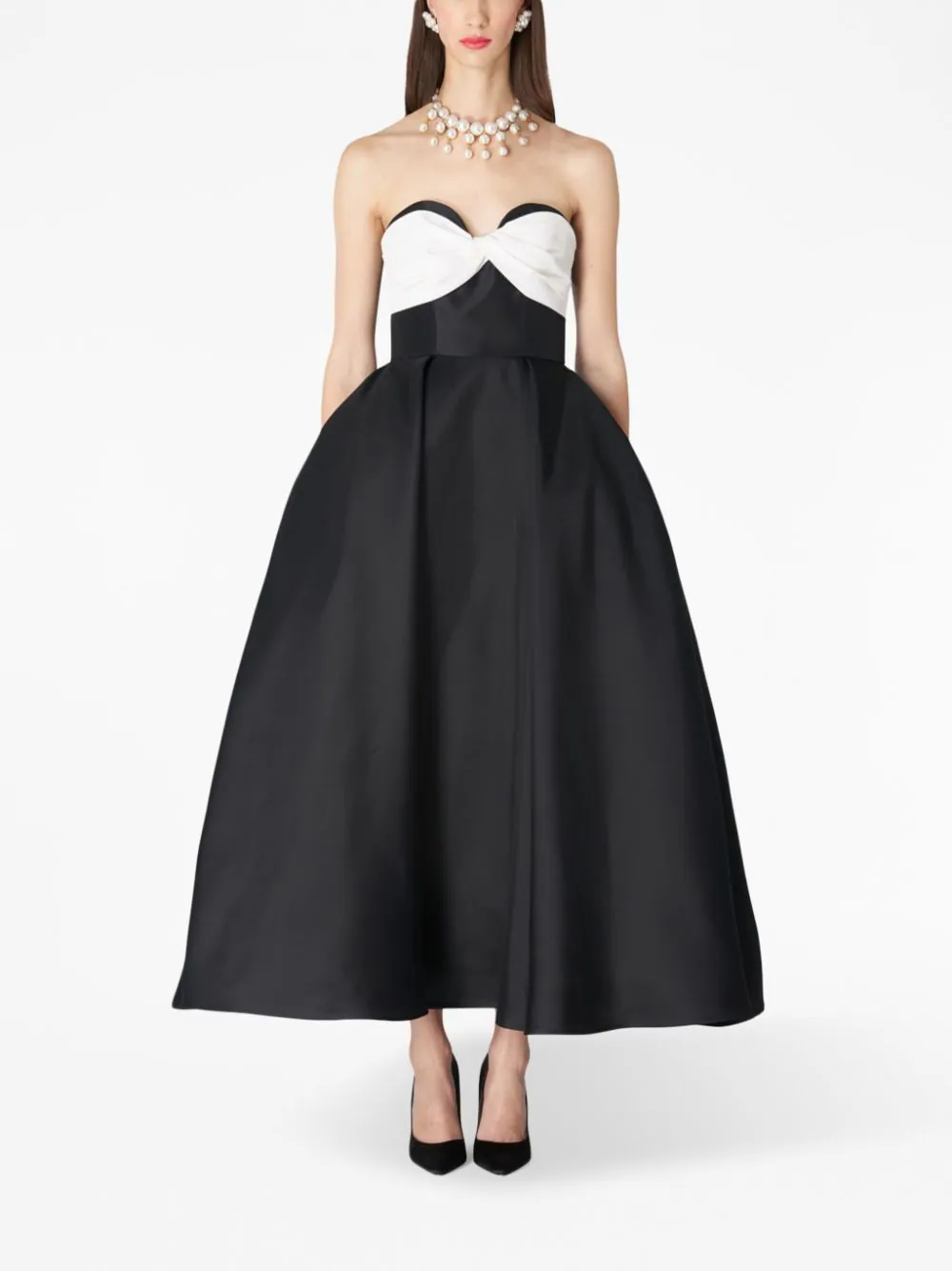 Carolina-Herrera-Strapless-Sweetheart-Neckline-Gown-Black-2