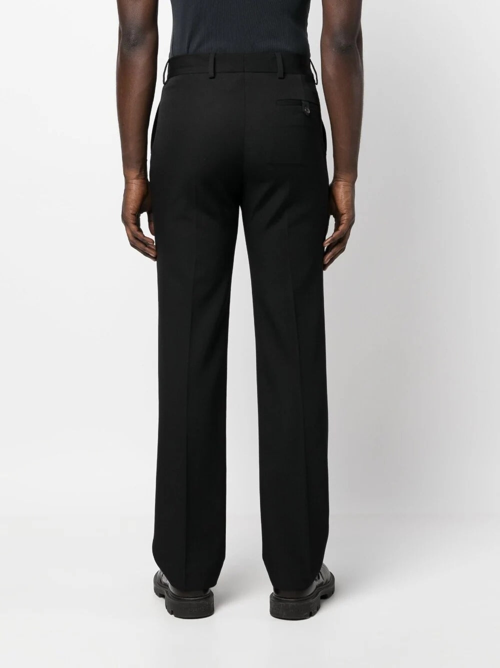 Jacquemus-Le-Pantalon-Feijoa-Black-2