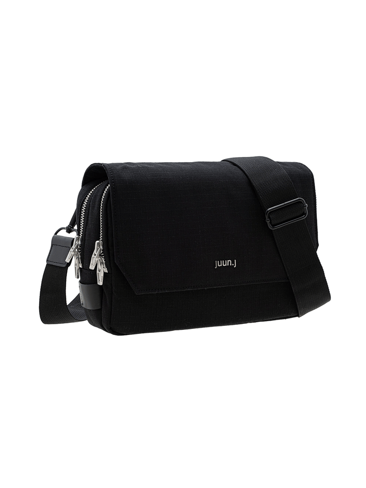 Juun.J-Ripstop-Flip-Cross-Bag-Black-2