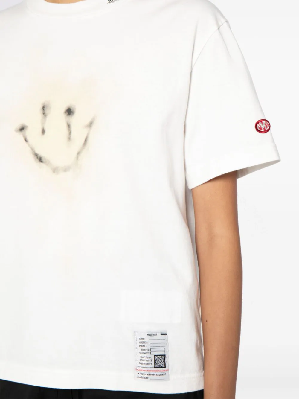 MIHARA-YASUHIRO-Smilyface-Print-Tee-White-5