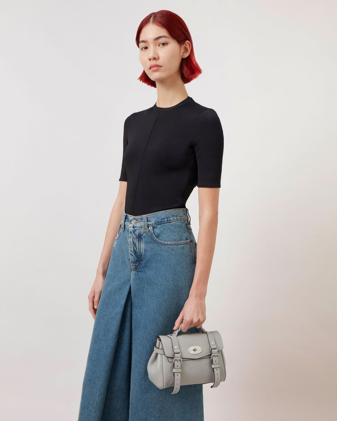 Mulberry-Mini-Alexa-Heavy-Grain-Light-Grey-4