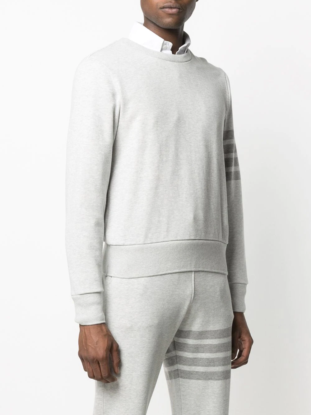 ThomBrowne-PastelGreyLoopbackTerryTonal4-BarRelaxedFitCrewNeckSweatshirt-LightGrey-3