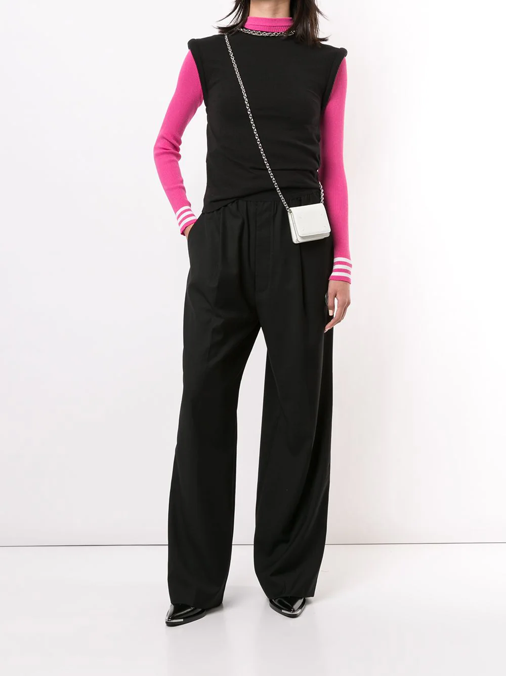 We11done-Black-Logo-Trousers-Black-3