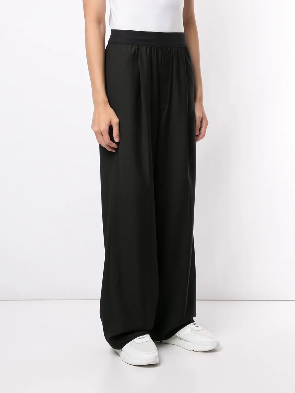We11done-Black-Logo-Trousers-Black-4