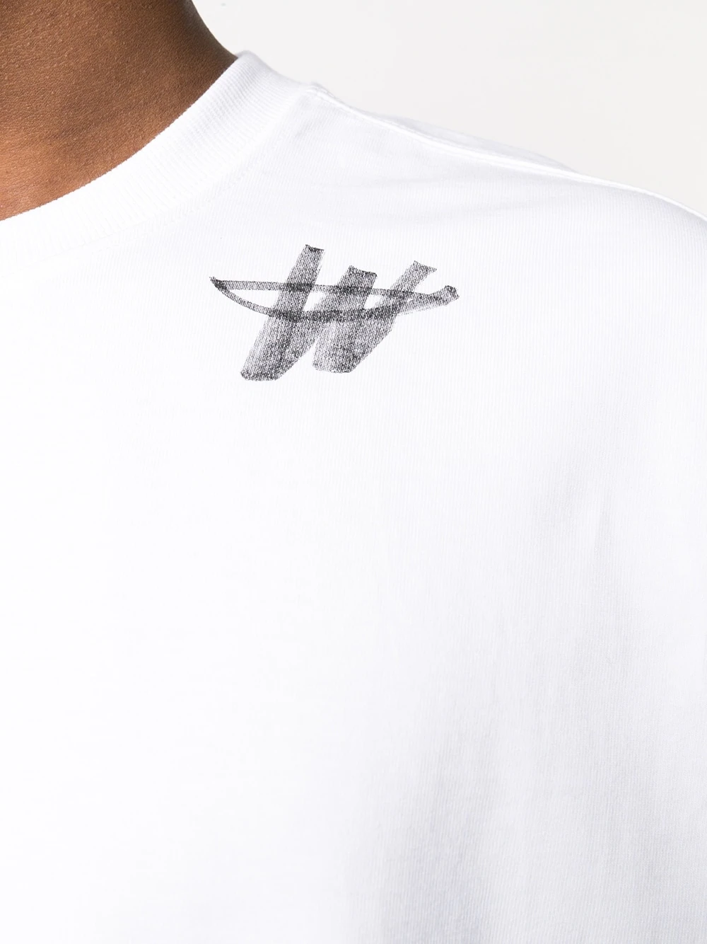 We11done-White-Cotton-Logo-T-Shirt-White-6