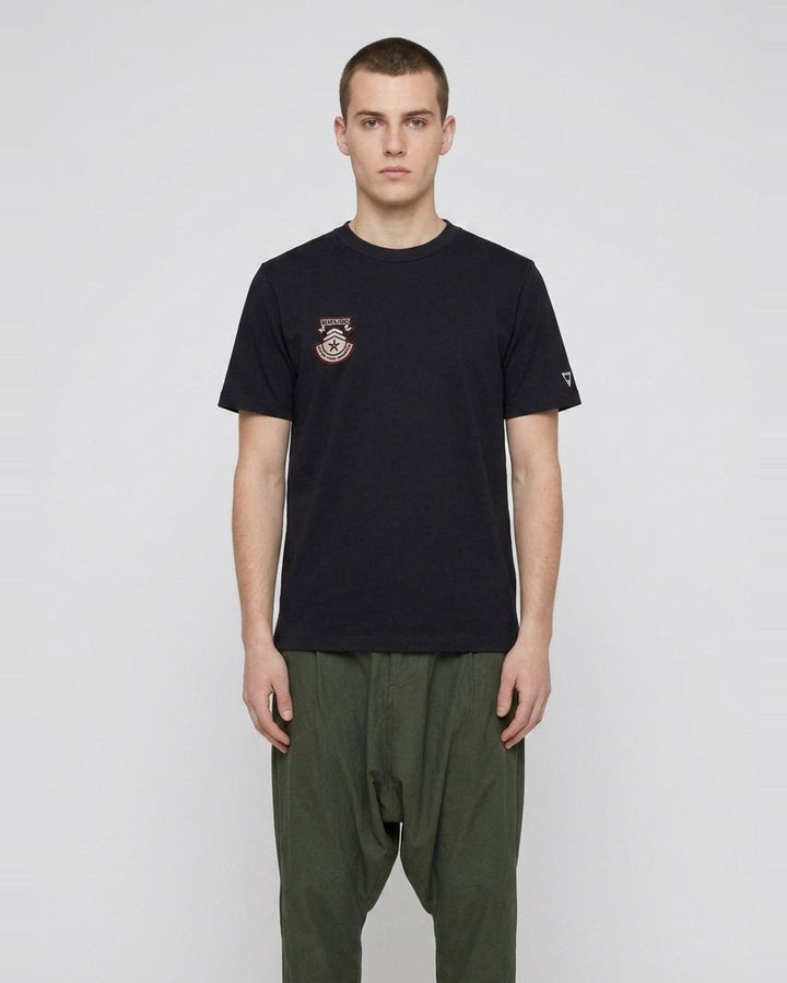 Badge Basic Tee | Blackjack | Club21 - front
