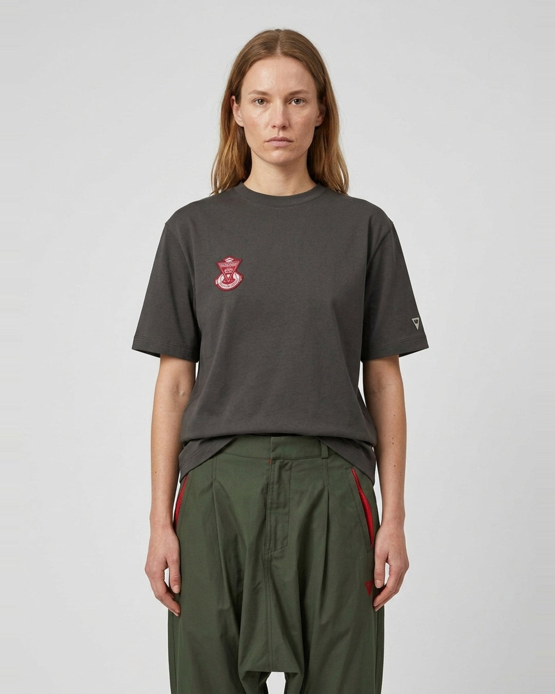 Badge Basic Tee | Blackjack | Club21 - front female
