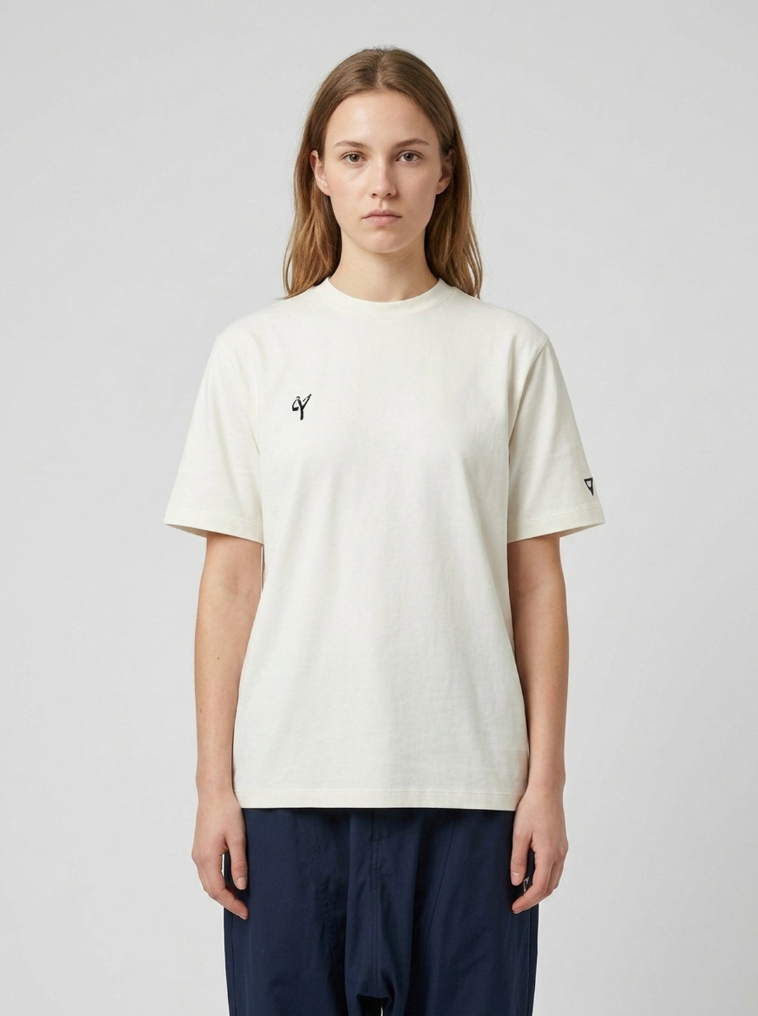 Symbol Basic Tee | Blackjack | Club21 - front female