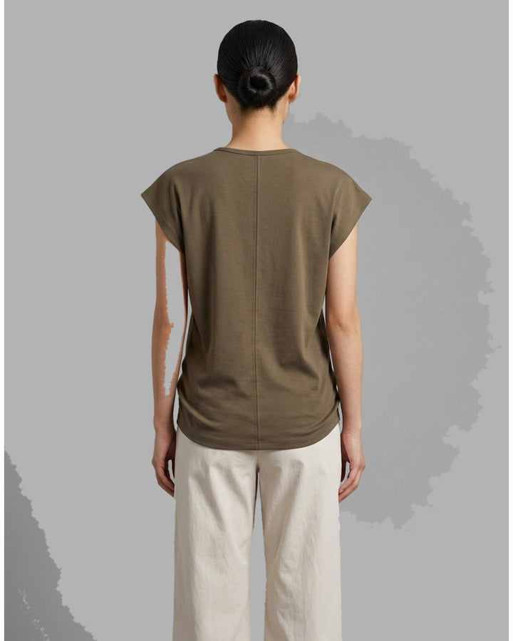 Red cotton spandex jersey V-neck top with extended short sleeves and Club21 label at the back neck - back