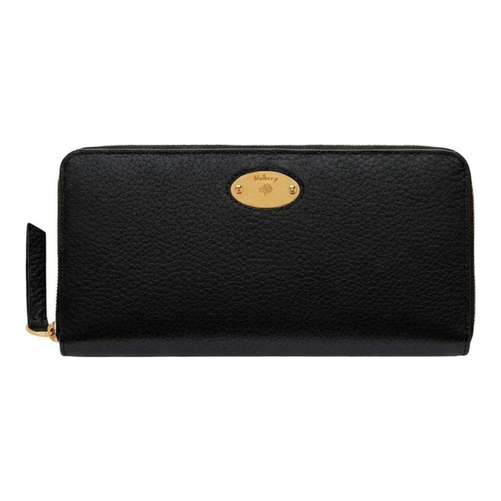 Mulberry Plaque 8 CC Zip Purse in black pebbled leather with gold-tone oval plaque hardware and zip-around closure - packshot