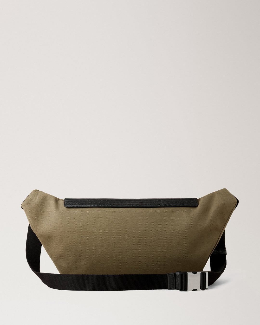 Skye Messenger 橄欖色和黑色帆布和小號經典粒面